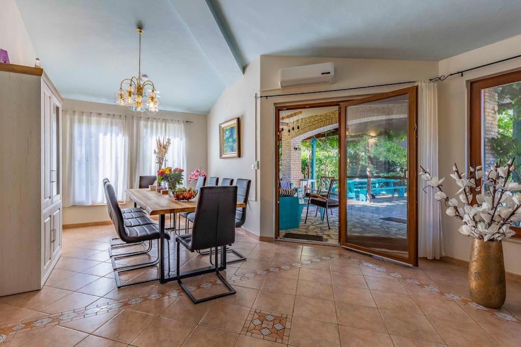 Istriensonne 0179 - Villa Romantika Mit Pool Лижнян Екстер'єр фото