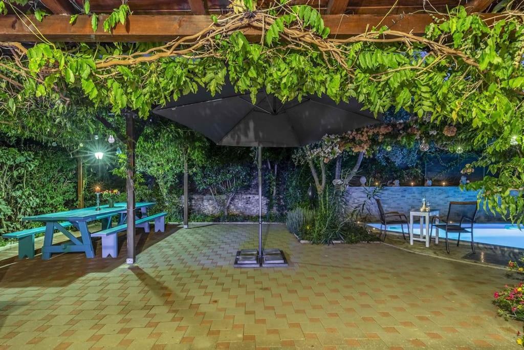 Istriensonne 0179 - Villa Romantika Mit Pool Лижнян Екстер'єр фото